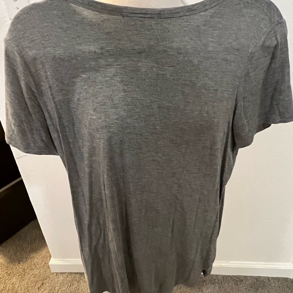 gray top - Picture 2 of 4